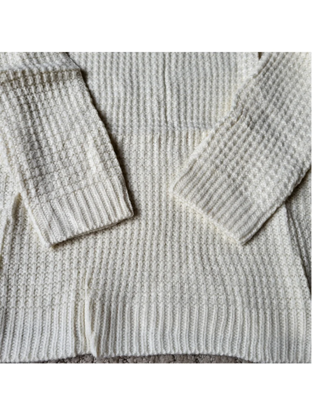 Girl's Waffle Knit V-Neck Button Pullover Sweater–Off White–Approx Size 5–NWOT